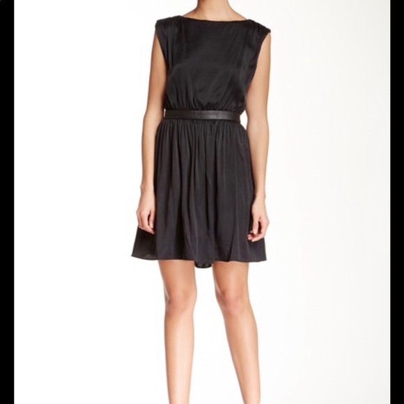 Alice + Olivia Dresses & Skirts - Alice + Olivia silk dress